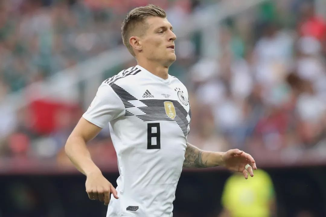 金年会APP-埃因霍温迎全明星赛关键赛，今晨单刀错失，震撼外界，训练强度明显提升(夏日狂想曲30天全攻略)