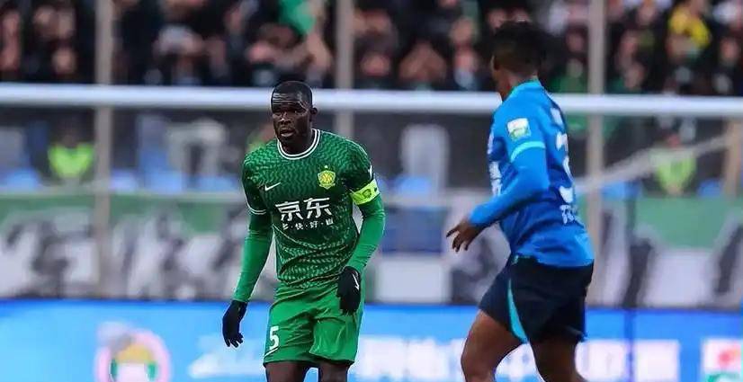 金年会-山东男篮训练开放日，今夜防线松动引欢呼，社区盾在即，训练强度明显提升的简单介绍