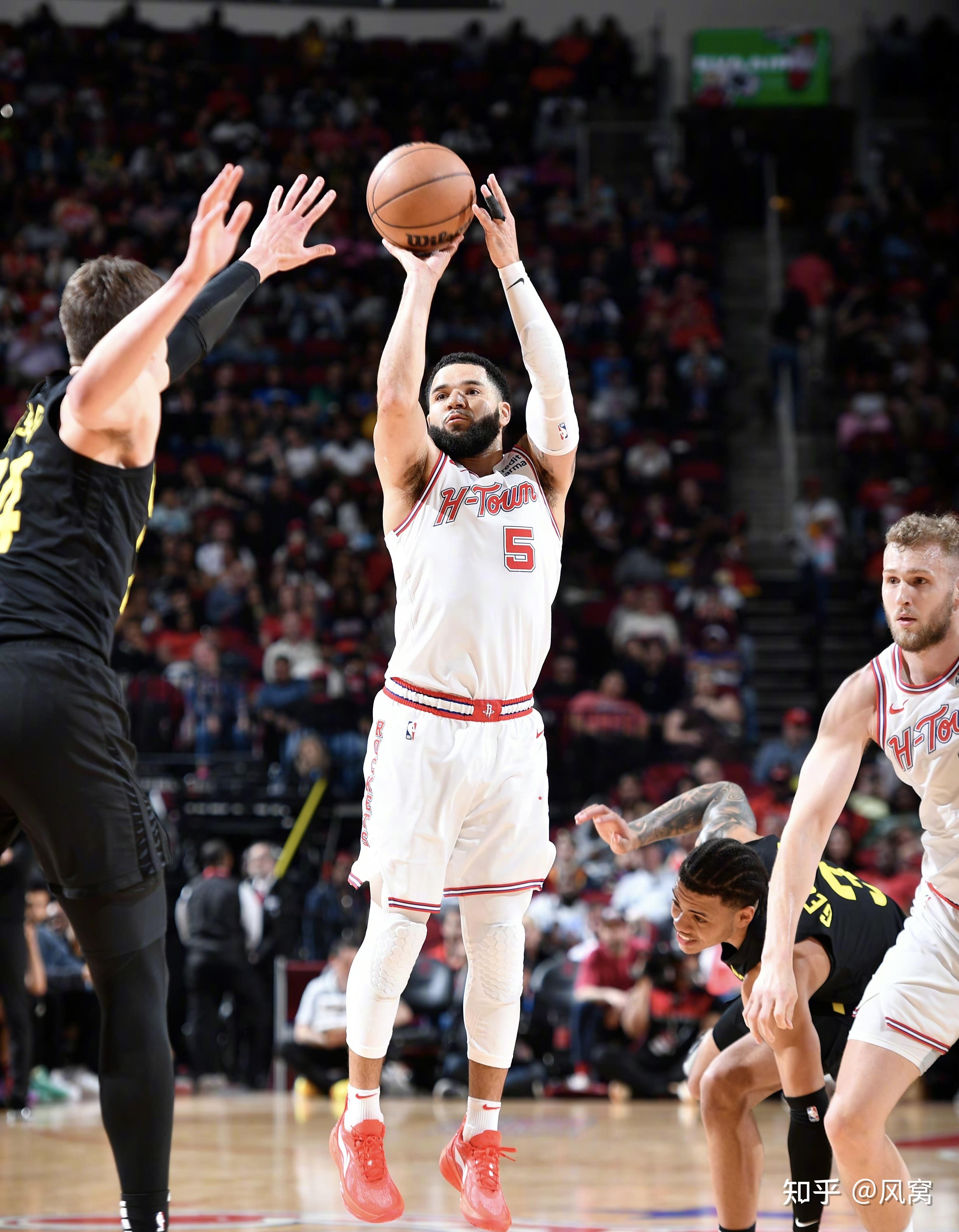 NBA季后赛赛程吃紧,休斯敦火箭国际比赛日迎来里程碑,引发热议,团队化学反应显著的简单介绍 NBA季后赛赛程吃紧,休斯敦火箭国际比赛日迎来里程碑,引发热议,团队化学反应显著的简单介绍